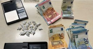 Goditje në mes të natës në Itali: Shqiptari 25-vjeçar kapet me kokainë dhe para cash