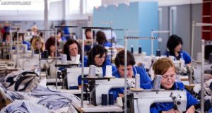 Efekti zinxhir i pagës minimale/ Fasonët ulin qepenat, eksportet tkurren 5.8%
