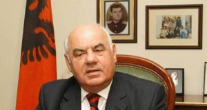 Ish-Presidenti Alfred Moisiu shtrohet me urgjencë në Reanimacion