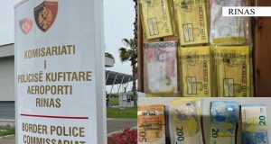 Policia sekuestron 26 mijë euro, tentuan të futnin dhe nxirrnin para pa deklarim në Rinas