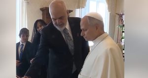 TAKIM MIRËNJOHËS NË VATIKAN / Rama falënderon Atin e Shenjtë për mikpritjen dhe mbështetjen ndaj Shqipërisë