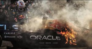 “Spektakël” në zjarr/ Red Bull rikthehet në pistë, Tsunoda përjeton momente paniku