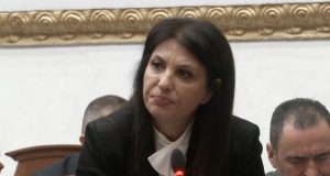 Topalli ironizon: PS ka degraduar nga Nano dhe Agolli tek Zegjineja!