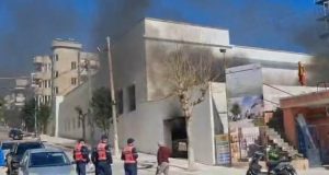 Zjarr në Muzeut Nënujor në Sarandë, flakët përfshijnë katet nëntokë