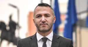 Kurti emëron Jeton Zulfajn kryenegociator të Kosovës me BE-në