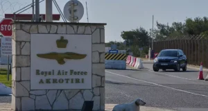 Sërish sirena alarmi në Akrotiri të Qipros, autoritete thirrje banorëve