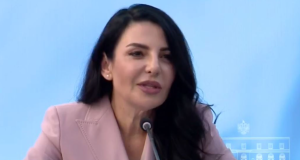 Largimi mes “gjyqit publik”, Balluku i kalon stafetën Karakaçit: Drejtësia të bëjë punën e saj
