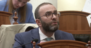 Bardhi për TEC-et lundurese në Vlorë: ‘Një aferë korruptive që ulëret’
