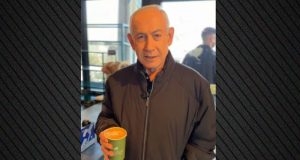 U raportua se është vrarë, reagon Netanyahu: Po vdes për kafe!