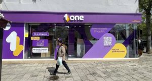 SKANDAL/ One Albania rrit sërish tarifat celulare, mesazhi: Shkak inflacioni