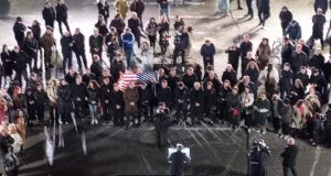 “93 krushq me orkestër” – Balla ironizon foltoren e opozitës