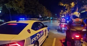 Alarm në Tiranë: Çantë e dyshimtë pranë “Galeria”, rrethohet zona