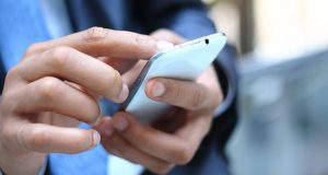 Telefonata mashtruese nga “banka”/ Ekspertët e sigurisë kibernetike: Mos jepni të dhëna personale
