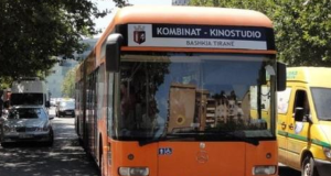 Rritja e çmimit të naftës çon transportin publik drejt krizës, autobusët reduktohen me 40% nga nesër