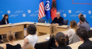 Berisha takim me studentët e Sciences Po: Korrupsioni dhe reformat, kyçe për integrimin në BE