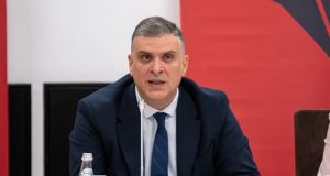 Tedi Blushi prezanton 16 propozime për shëndetësinë: Dyfishim pagash dhe më shumë financim