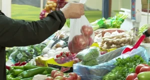 Çmimet në rritje, ushqimet bëhen luks – inflacioni ngjitet në 2.6%