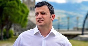 Bashkia e Gjirokastrës mohon lajmet për HIV/AIDS/ Lajmet false synuan të krijonin panik te qytetarët