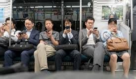 Japoni/ Bashkia vendos kufi: vetëm 2 orë në ditë me telefonin