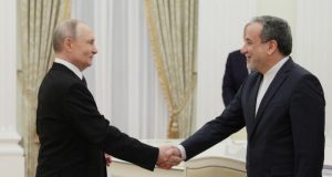 Putin aktivizohet si ndërmjetës mes Iranit dhe SHBA-së para zgjedhjeve në Rusi