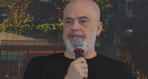 Rama mbron ndërtuesit : “Suksesi nuk është krim, sulmet janë të neveritshme”