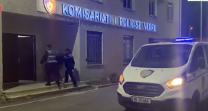 Vlorë/ Kanosën me pistoletë sportive dhe dhunuan 35-vjeçarin, arrestohen 3 persona
