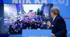 Berisha citon mediat e huaja për protestën e 8 majit: “Shqiptarët nuk pajtohen me vjedhjet”