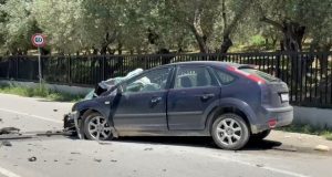 Aksident fatal në Vlorë, 34-vjeçari humb jetën pasi makina doli nga rruga