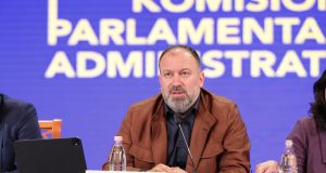 Dëgjesa në Fier, Mazniku: Sfida kryesore e bashkive mbetet efiçenca e funksioneve dhe mundësia reale e tyre për të ofruar shërbime cilësore”