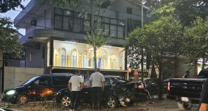 LAJM I FUNDIT/ Aksident pranë Tregut në Institut, raportohen 2 të plagosur