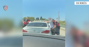 Durrës/ Shisnin drogë pranë shkollave – policia arreston 17 persona