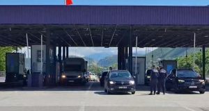 Shqipëri–Kosovë hapin kufirin pa kontrolle për verën: rreth 20 mijë qytetarë kalojnë në orët e para