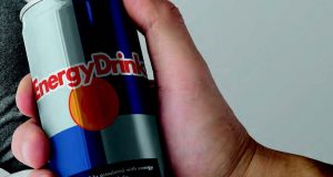 Alarmi i pijeve energjike, të rinjtë po i konsumojnë që në fëmijëri/ Dëmet që shkaktojnë