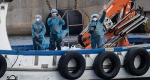 Hantavirusi godet kroçerën luksoze “MV Hondius”, evakuohen pasagjerët e fundit në Tenerife