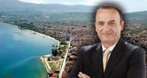 “Republika” e Ilir Xhakollit/ Kryebashkiaku i fal drejtorëve dhe familjarëve plazhin publik