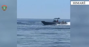 Himarë/ Policia Kufitare shmang tragjedinë në det, ndalon gomonen pa drejtues