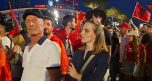 Pas largimit nga PS, Marjana Koçeku shfaqet në protestë