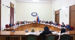 Përplasje PS-PD në Konferencën e Kryetarëve, rrëzohet kërkesa për debat mbi protestat