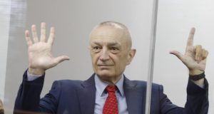 GJKKO rrëzon kërkesat e Ilir Metës, ish-presidenti mbetet në kafazin e xhamit