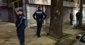 Arrestohet një nga autorët e dyshuar të dhunimit të drejtorit të AKU Shkodër, në kërkim autori kryesor