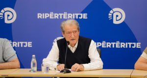 Berisha: Turizmin nuk e dëmtoi protesta, por rënia e euros