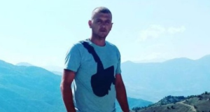 Vrasja e Albi Bashaliut në Peqin, dëshmon kushëriri: “Autori ishte i maskuar, pas ekzekutimit dogjën makinën”