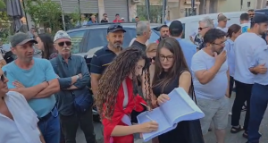 Protestuesit dorëzojnë “Albanian Files” në SPAK, paralajmërojnë edhe kallëzim penal