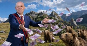 Marigleni i Librazhdit bën “rrush e kumbulla” paratë e qytetarëve të varfër