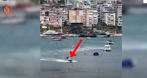Sarandë, bllokohen dy Jet Ski që rrezikuan pushuesit – Policia vendos gjoba nga 500 mijë lekë