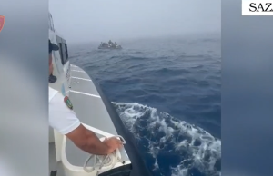 Shpëtohen 11 emigrantë pranë Sazanit, rrezikuan mbytjen me një gomone të vogël