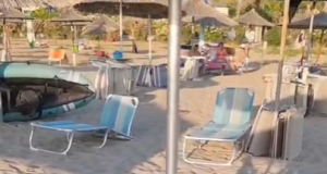 Hamallaj, aty ku plazhi “publik” mbyllet me zinxhirë
