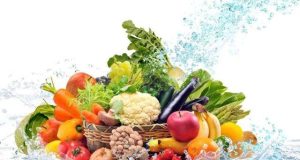 Temperaturat e larta: Cilat ushqime këshillohen të konsumohen gjatë vapës