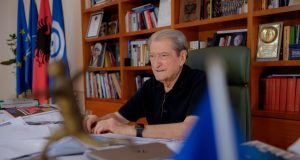 Berisha: Uragani i lirisë nuk ndalet pavarësisht përpjekjeve të Ramës! Vendi digjet, narkoqeveria vazhdon vakancat