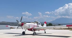 Ministria e Mbrojtjes i përgjigjet PD-së: Tenderi për avionët zjarrfikës është zhvilluar sipas ligjit